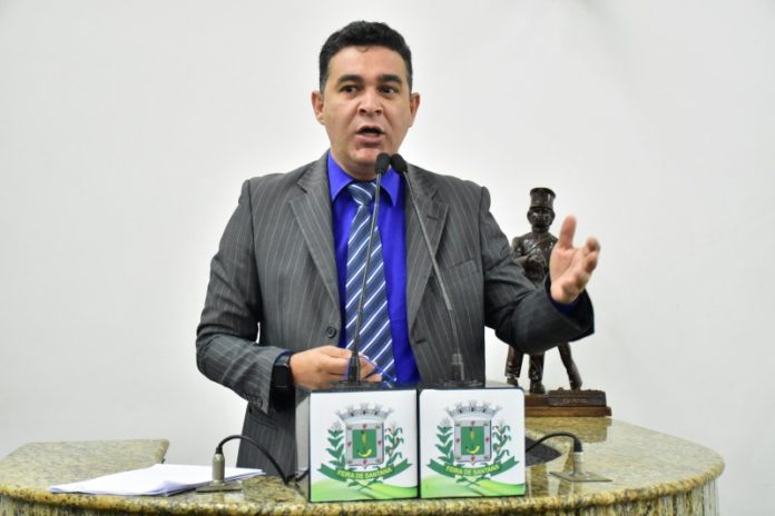 D5A828DD-7666-4742-9496-718C9C1AA7AD