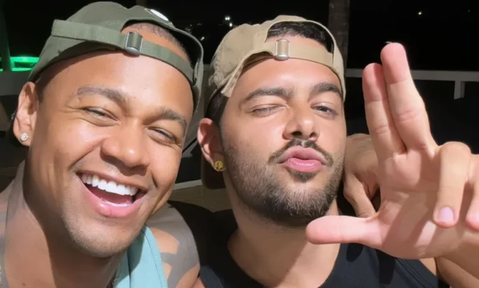 Leo-Santana-canta-Pedro-Sampaio