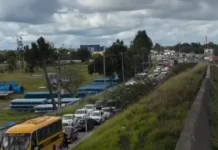 SMT esclarece que acidente na BR-324 provocou engarrafamentos no Anel de Contorno e no Viaduto da Cerb