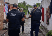 Operação na Queimadinha termina com apreensão de drogas e prisão de foragido por roubo