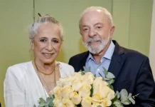 Maria Bethânia faz o ‘L’ e declara apoio a Lula durante show em São Paulo