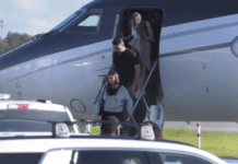 Jato particular com Flávio Bolsonaro e família chega a Miami, nos EUA