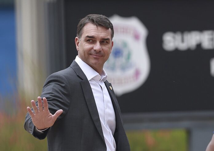 flavio-bolsonaro-01
